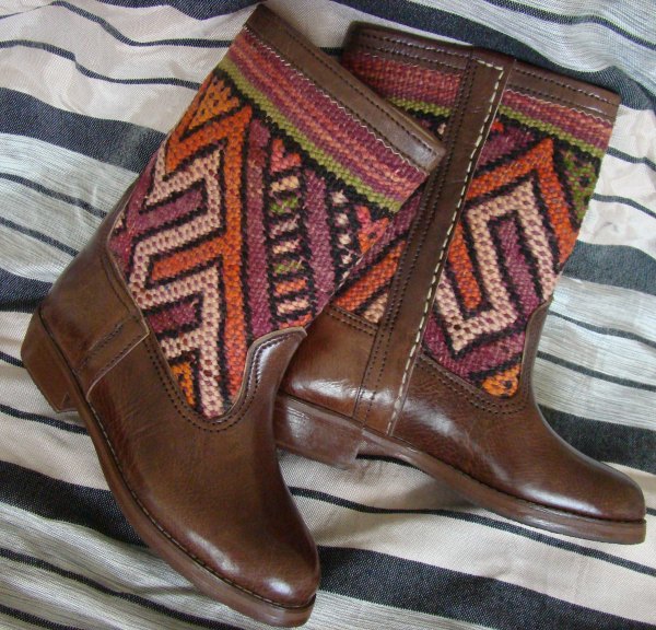 Kilim boots brown