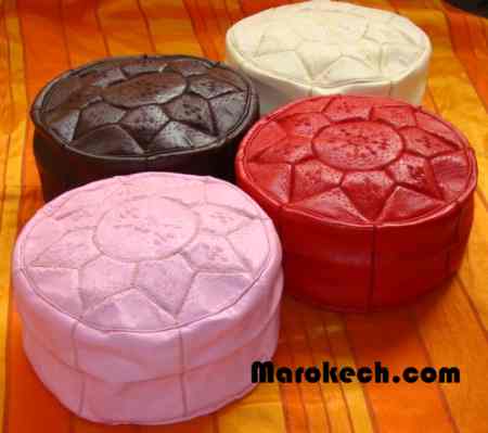 Set of 4 colored poufs