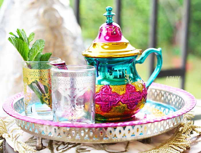 Service à thé à la menthe complet avec plateau et verres